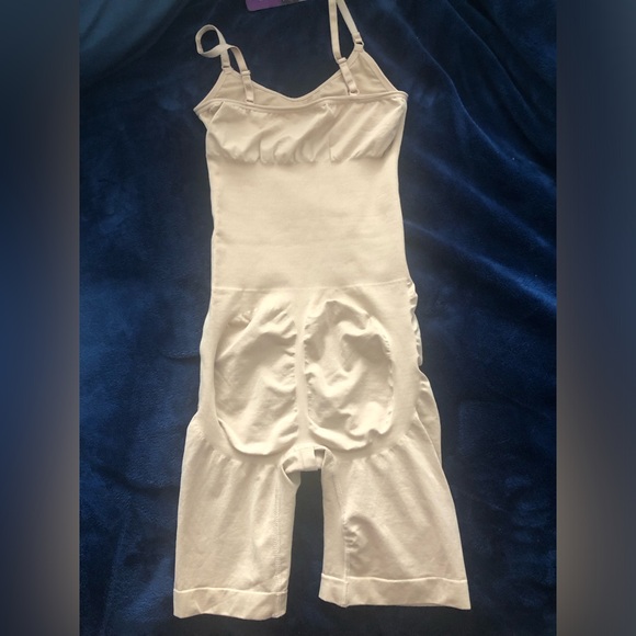 NWT Hey Shape Bodysuit - Picture 2 of 10
